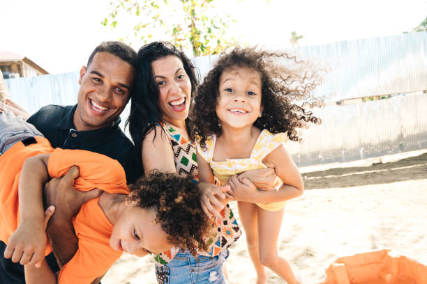 assicurazione di viaggio per le tue vacanze - child caribbean black latin american and hispanic ethnicity foto e immagini stock