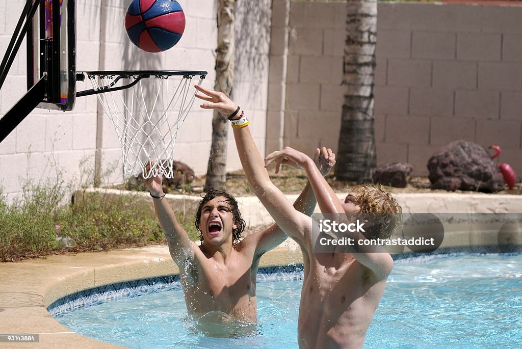 Basket-ball aquatique 2 - Photo de Ballon de basket libre de droits