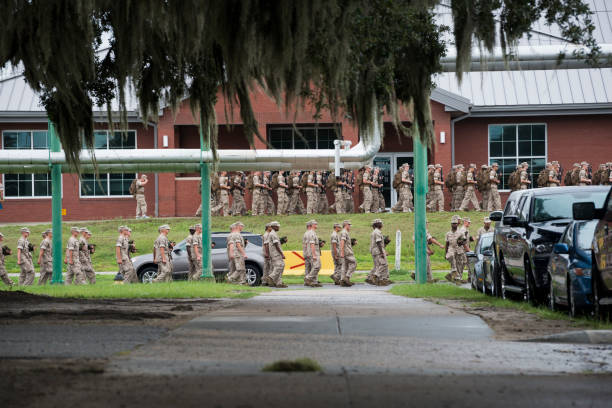 marine corps grundläggande utbildning på parris island, south carolina - parris island bildbanksfoton och bilder