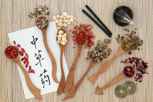 traditional chinese herbs - chinese medicine medicine ancient herbal medicine imagens e fotografias de stock