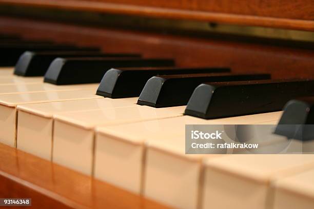 Piano Stockfoto und mehr Bilder von Aufführung - Aufführung, Ausrüstung und Geräte, Braun