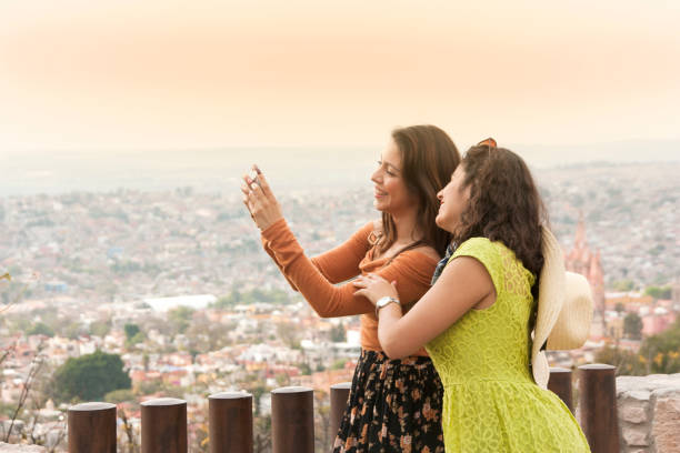 istock Friends traveling in Mexico 931476716