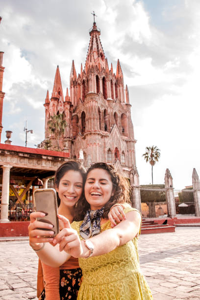 istock Friends traveling in Mexico 931477048