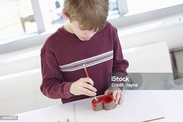 젊은 남자아이 페인팅 주정 공예에 대한 스톡 사진 및 기타 이미지 - 공예, 그림 그리기, 남성