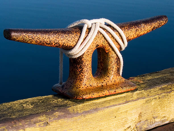 Rope, wound at the bow of the ship