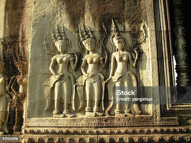 Hembra Divinities En Angkor Wat Foto de stock y más banco de imágenes de Angkor Wat - Angkor Wat, Angkor, Budismo