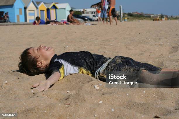 Bambino Su Una Spiaggia - Fotografie stock e altre immagini di Bambino - Bambino, Melbourne - Australia, Ambientazione esterna