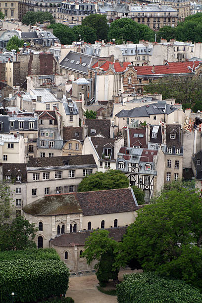 istock Old Paris Neighborhood 93150671