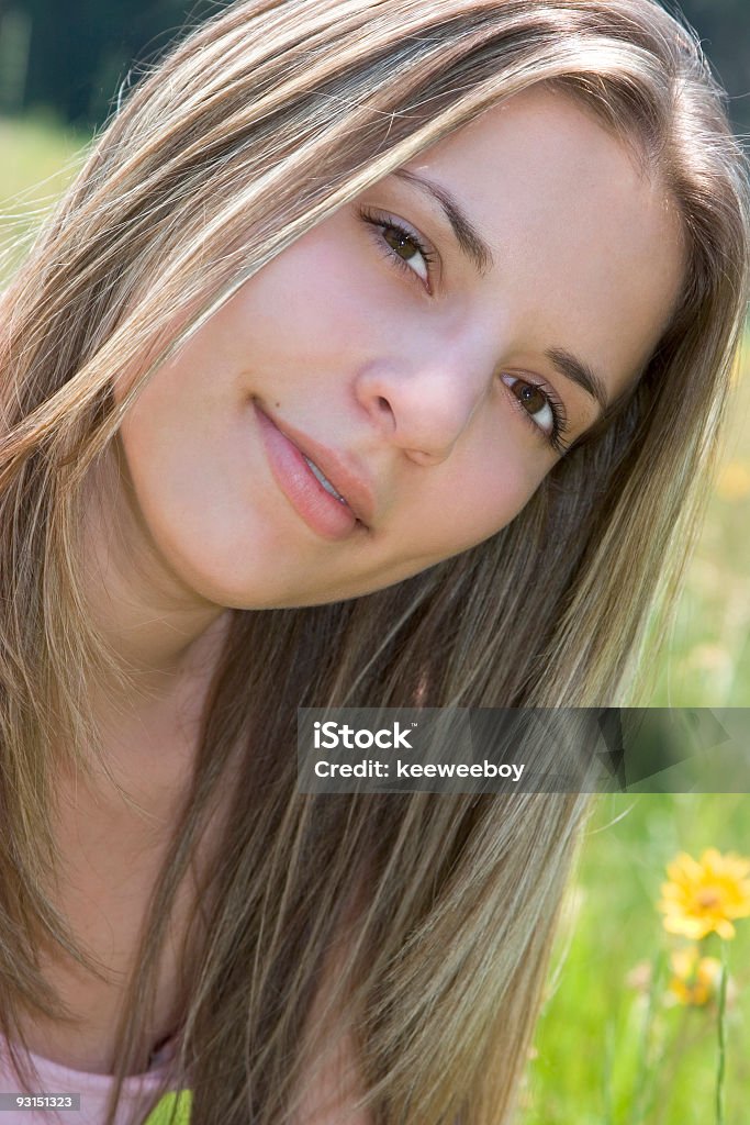 Bella ragazza adolescente - Foto stock royalty-free di Adolescente