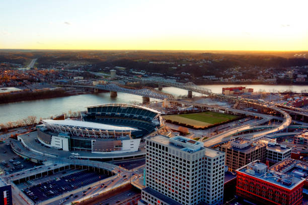 istock Aerial view of the Cincinnati, Ohio skyline 931530464