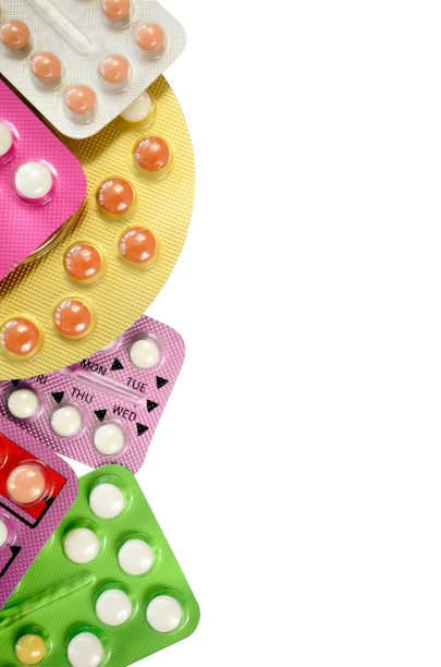 empfängnisverhütenden mündlichpille streifen isolierten auf weißen hintergrund mit beschneidungspfad. - contraceptive pill birth control pill sex education stock-fotos und bilder