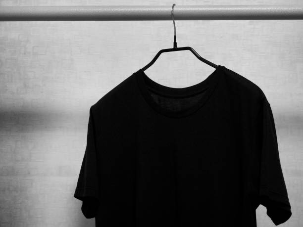 istock Black Round T-Shirt 931557900