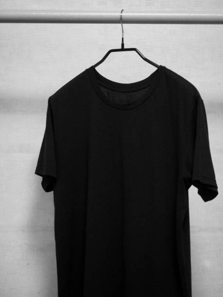 istock Black Round T-Shirt 931557908