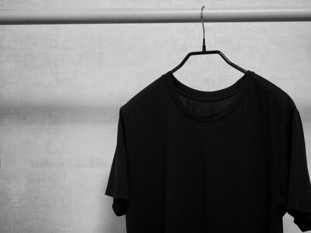 istock Black Round T-Shirt 931557918