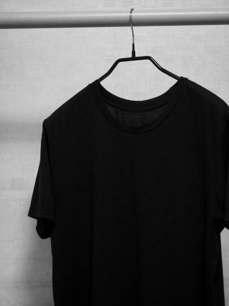 istock Black Round T-Shirt 931557922