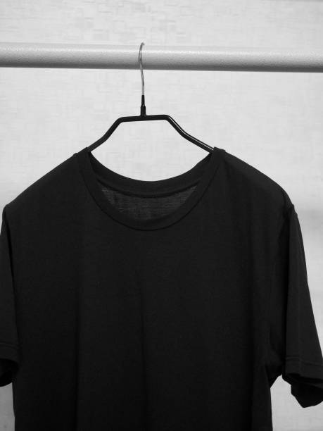 istock Black Round T-Shirt 931557928