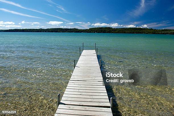 Piękne Lake - zdjęcia stockowe i więcej obrazów Bez ludzi - Bez ludzi, Chmura, Fotografika