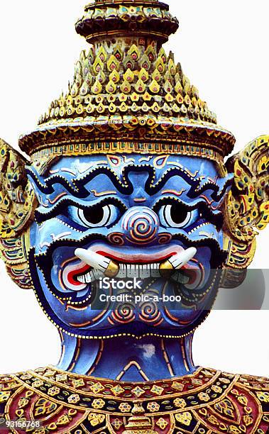 Thai Estatua De Protección Foto de stock y más banco de imágenes de Arte - Arte, Asia, Azul