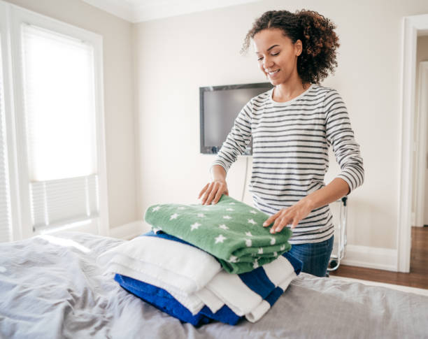 istock Secret to spend less time on laundry 931575284