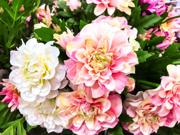istock Background of artificial flowers 931583140