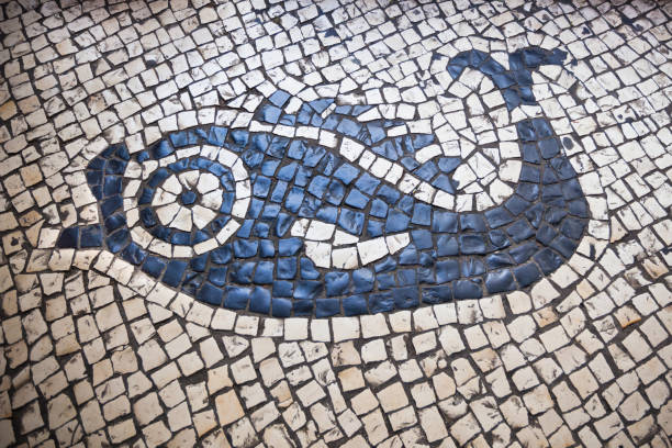 détail de la chaussée portugaise traditionnelle à macao - paving stone cobblestone road old photos et images de collection