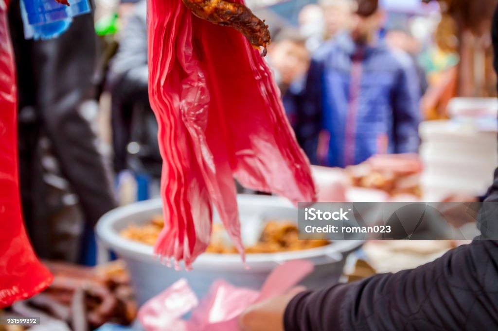 Negocios con arañazos en el mercadillo de cerdo - Foto de stock de Aire libre libre de derechos