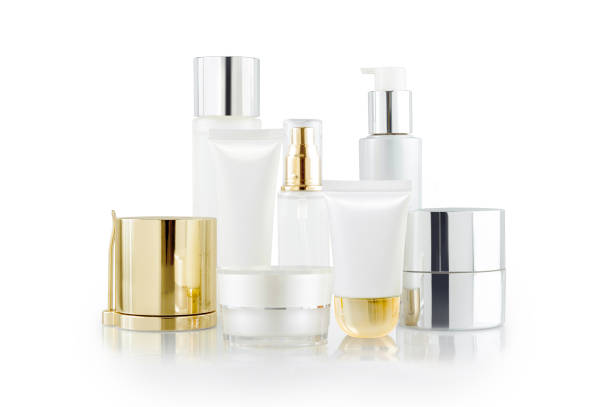 istock Set of cosmetic containers 931599408