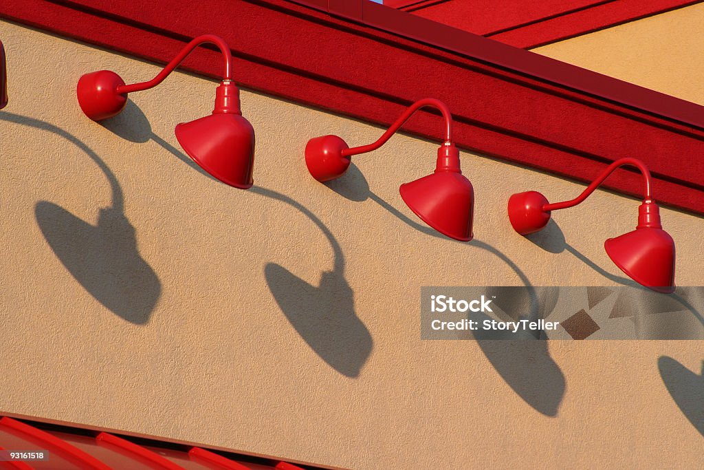 Repetitivo luminárias vermelha - Foto de stock de Alto contraste royalty-free
