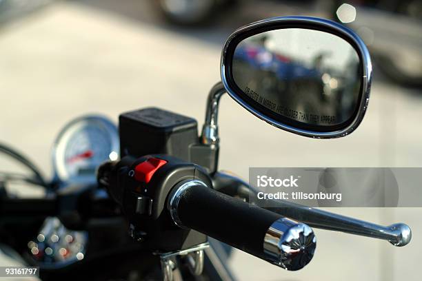 Мотоцикл Зеркало — стоковые фотографии и другие картинки Байкер - Байкер, Горизонтальный, Зеркало
