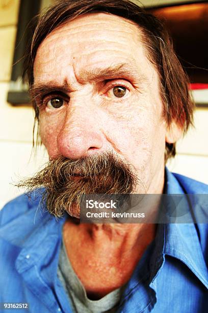 Viejo Hombre Con Bigote Foto de stock y más banco de imágenes de Adulto - Adulto, Adulto maduro, Amarillo - Color