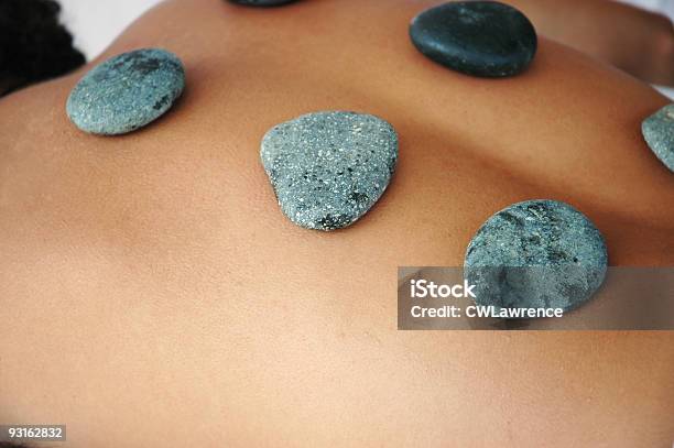 Gorący Kamień Terapii Masażu - zdjęcia stockowe i więcej obrazów Dorosły - Dorosły, Fotografika, Horyzontalny