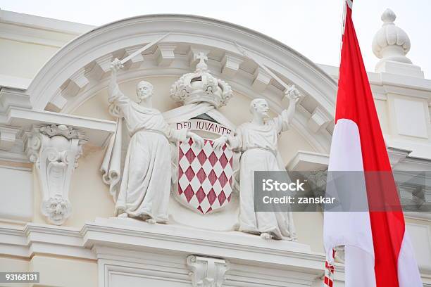 Emblema De Mónaco Y Bandera Foto de stock y más banco de imágenes de Escudo de armas - Escudo de armas, Principado de Mónaco, Autoridad