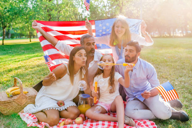 istock Enjoying their family picnic 931682134