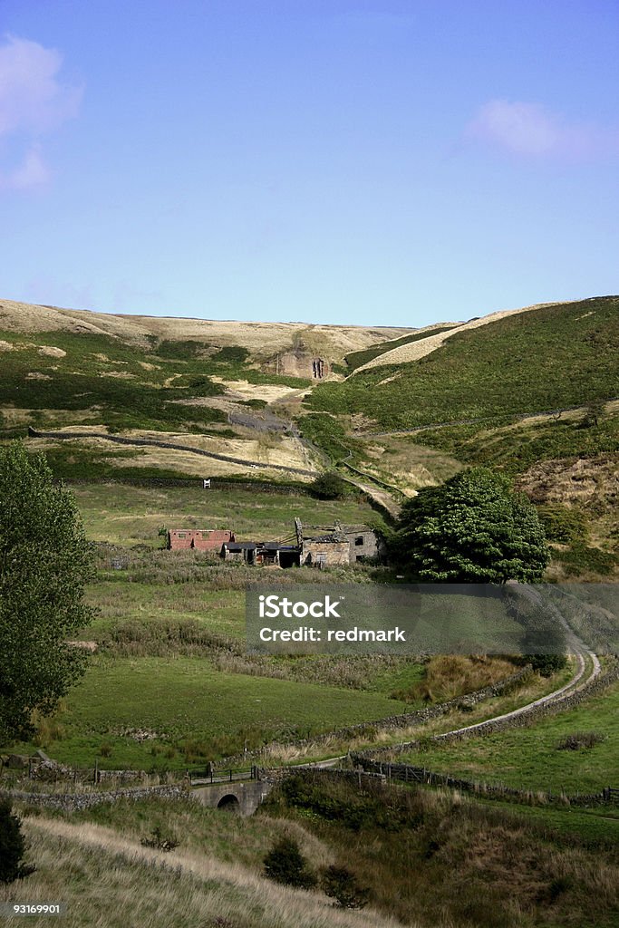 Landschaft mit derelict house (Peak District, England - Lizenzfrei Agrarbetrieb Stock-Foto