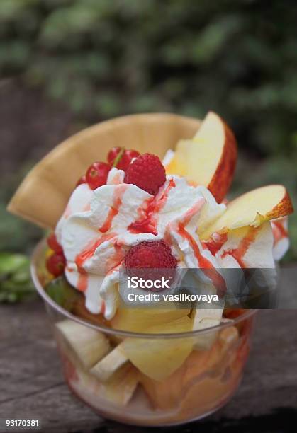 Fruta De Sobremesa Icecream - Fotografias de stock e mais imagens de Arte - Arte, Açúcar, Batido - Modo de Preparação de Comida