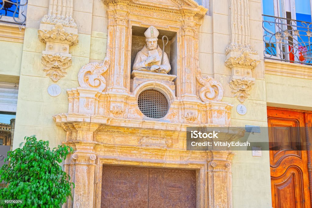Valencia, Square of the Virgin Saint Mary and Pope on gate om the building. Valencia, Square of the Virgin Saint Mary and Pope on gate om the building. Spain. Gate Stock Photo