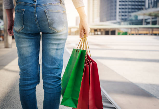 istock Shopping In The City 931719792