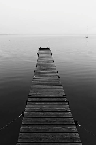 istock jetty in Lacanau lake 931729834