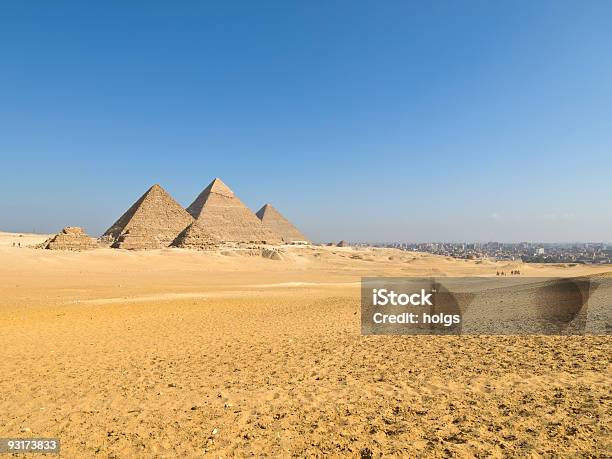 Pirâmides De Gizé - Fotografias de stock e mais imagens de Arcaico - Arcaico, Arruinado, Cairo