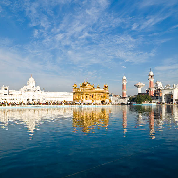 templo dourado de amritsar, na índia - amristar - fotografias e filmes do acervo