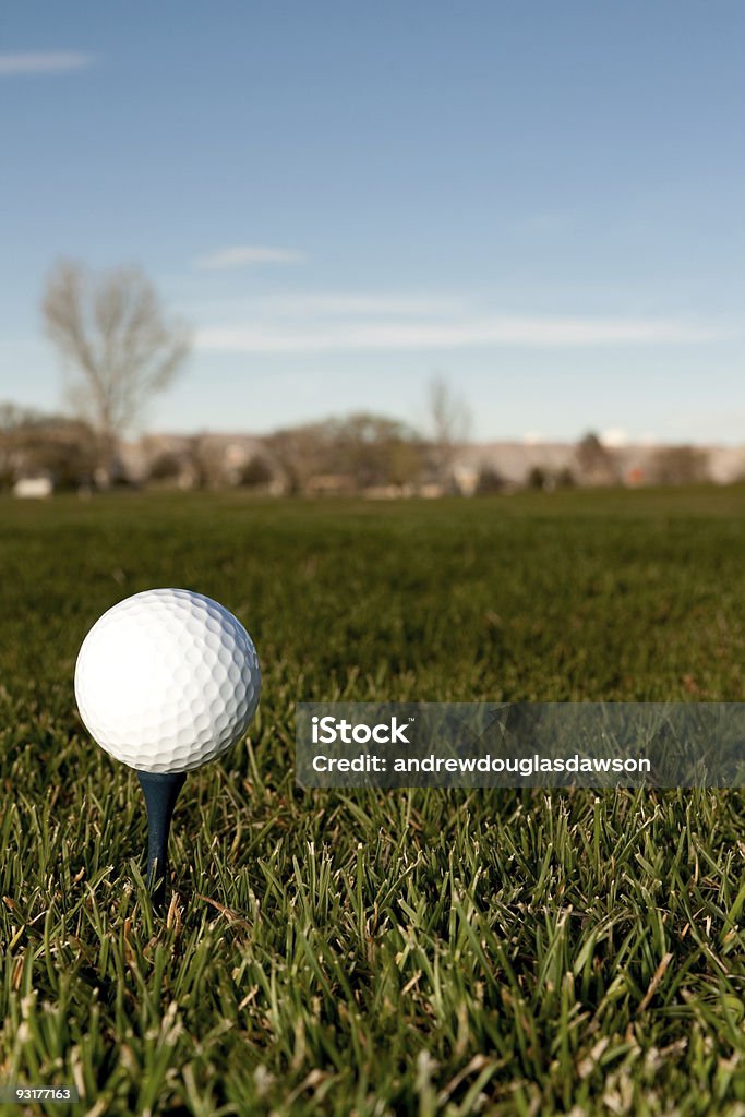 Golfball と T シャツ - カラー画像のロイヤリティフリーストックフォト