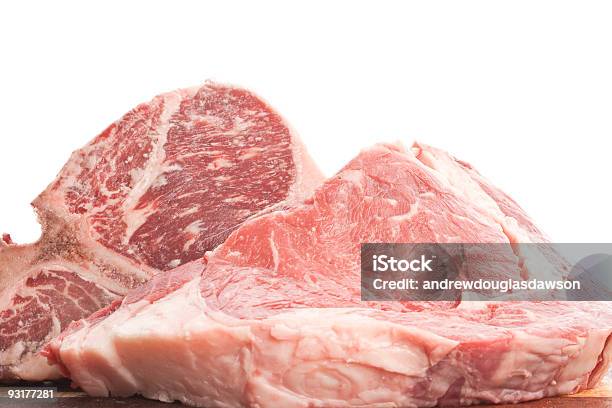 Steak Auf Dem Schneidebrett Stockfoto und mehr Bilder von Cholesterin - Cholesterin, Farbbild, Fett - Nährstoff