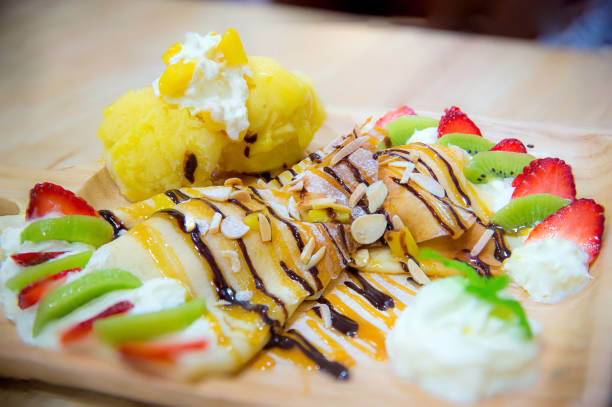 istock Kiwi and strawberry ice crepe, 931776684