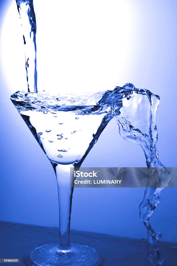 Стекло и мартини - Стоковые фото Алкоголь - напиток роялти-фри