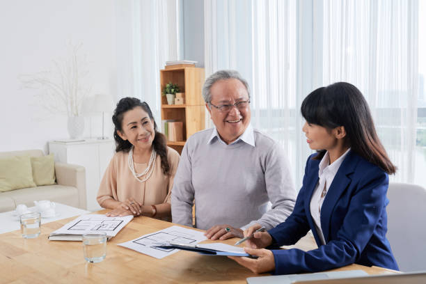 istock Senior Couple Renting Apartment 931906732