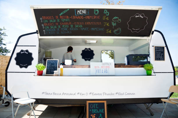 istock White Food truck 931909414