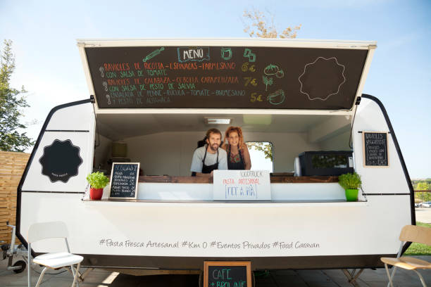 istock White Food truck 931909418