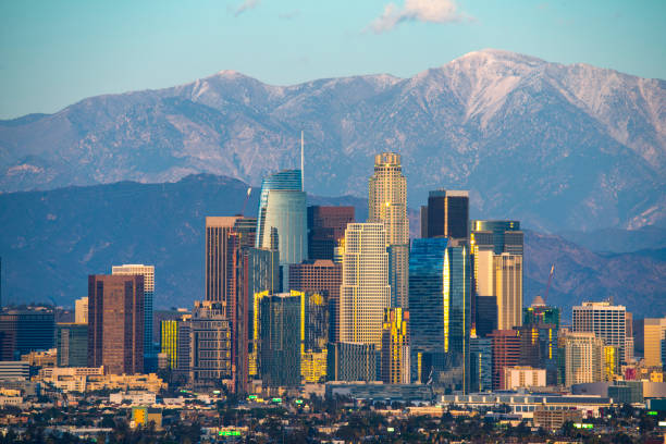 istock Los Angeles looking from Kenneth Hahn Park 931918406