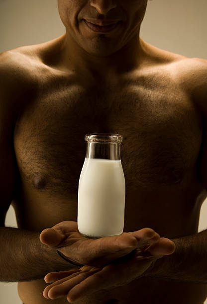 a lait pour mes muscles&nbsp;? - got milk photos et images de collection