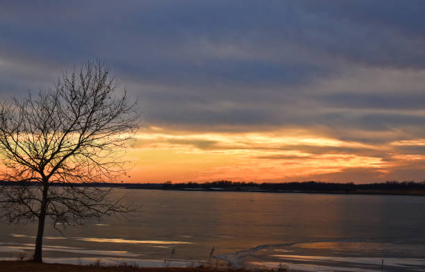 istock Sunset over the lake 931989378